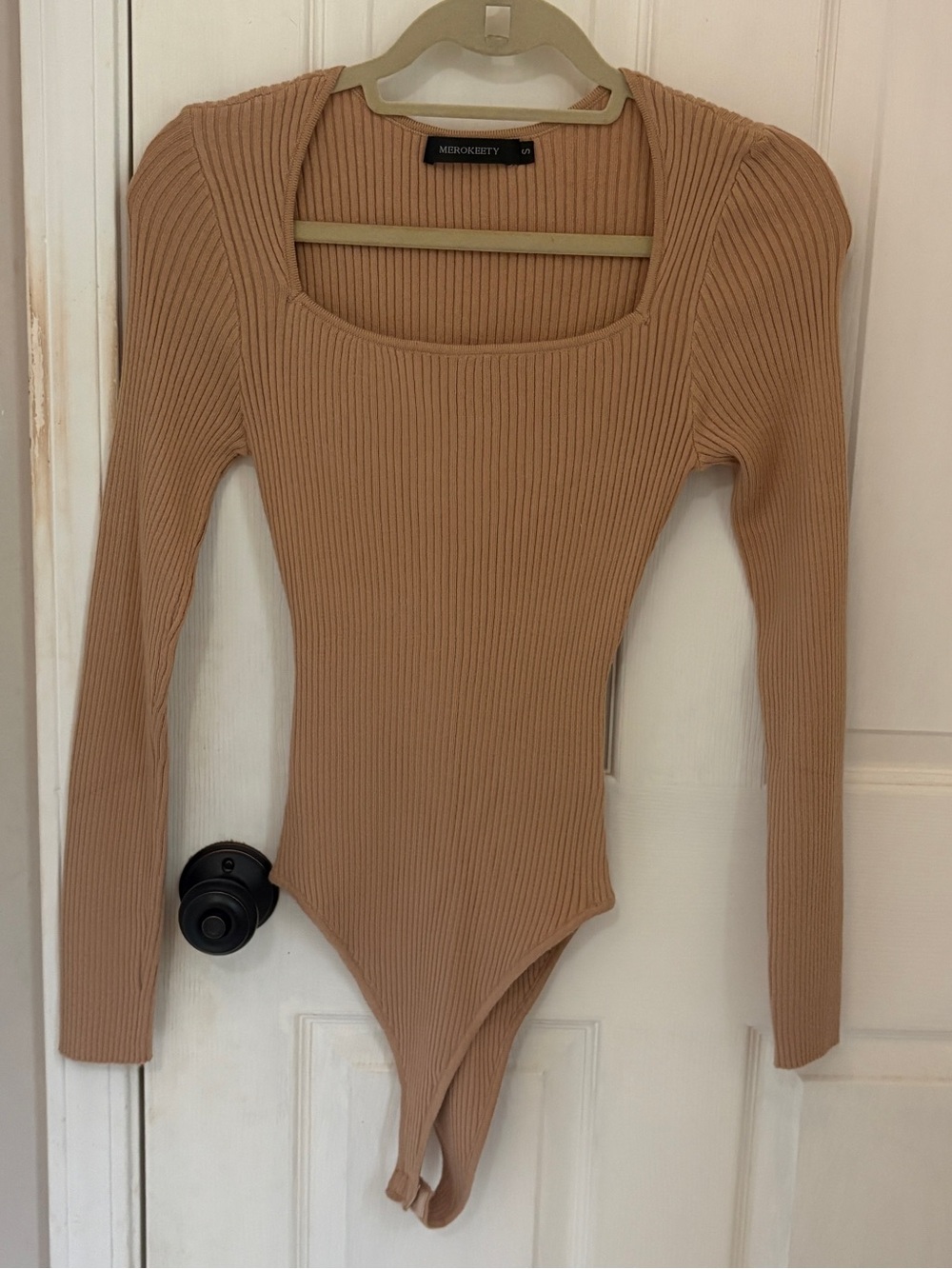 NWOT Merokeety Women’s Long Sleeve Ribbed Bodysuit in Tan